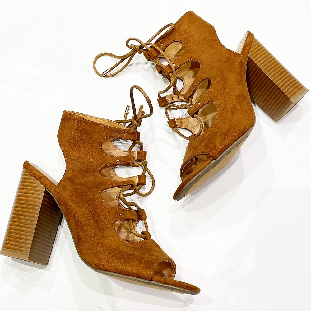 Forever 21 tan suede lace up block heels size 7.5